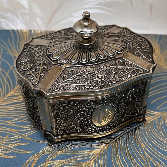 beautiful vintage jewerly box • silver plated zink • by Elegance • {1980} - Picture 5 of 6